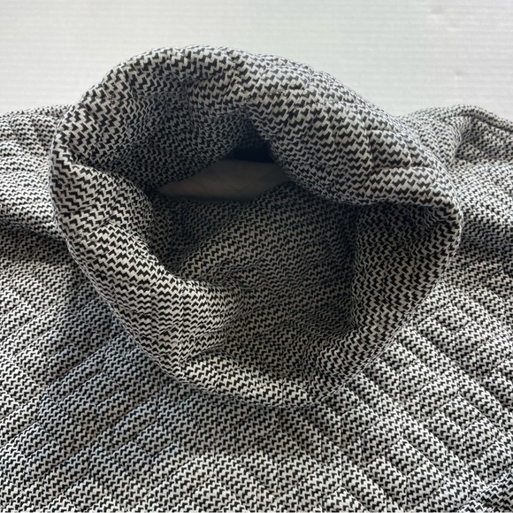 GAPFIT puffy quilted turtleneck sweatshirt sweater, women’s M. - Picture 6 of 10